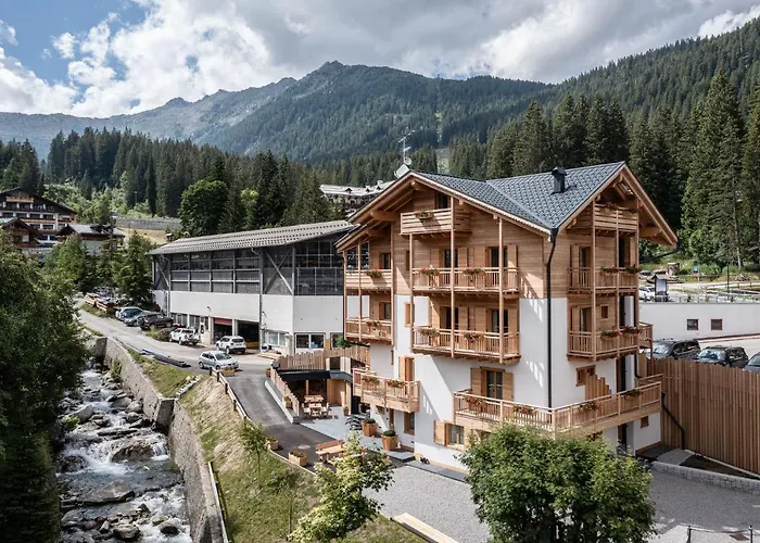 Alpine Days Mountain Home Madonna